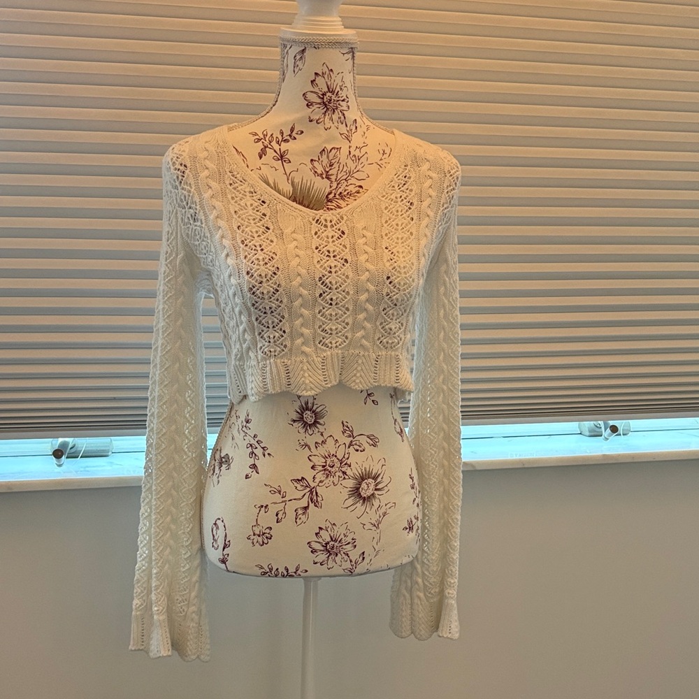 Altar'd State Cream V-Neck Sweater - like new